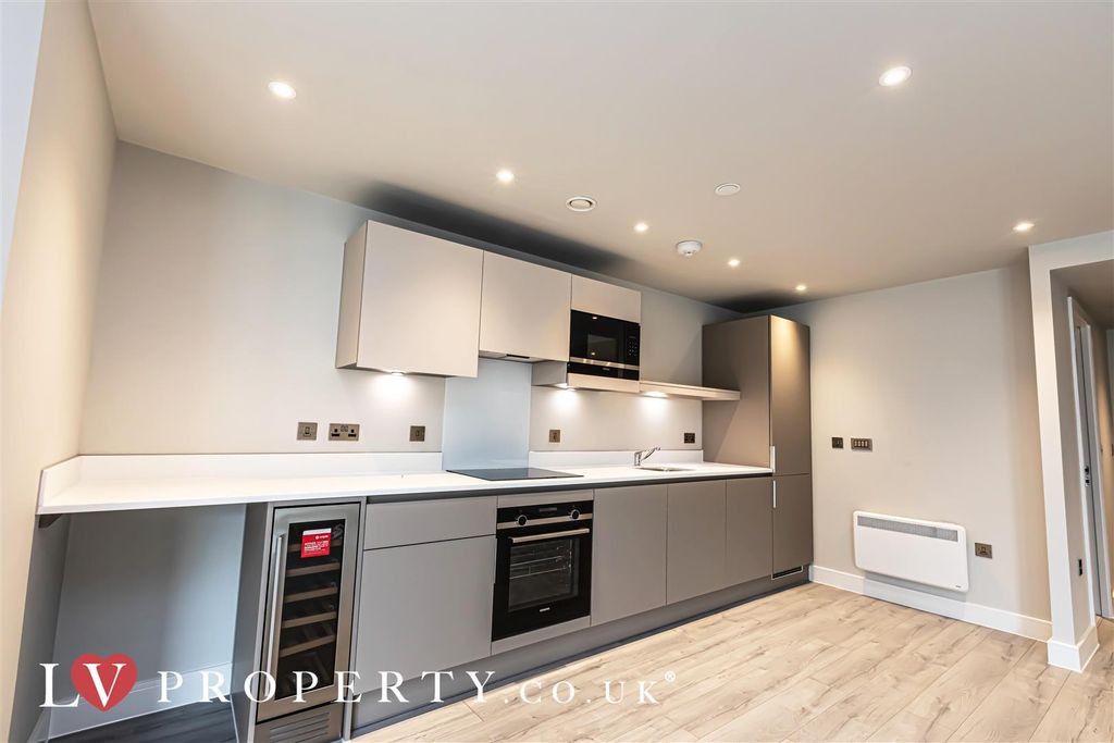 Additional image 5 of 1 bed flat to rentBroad Street, Birmingham, West Midlands B15