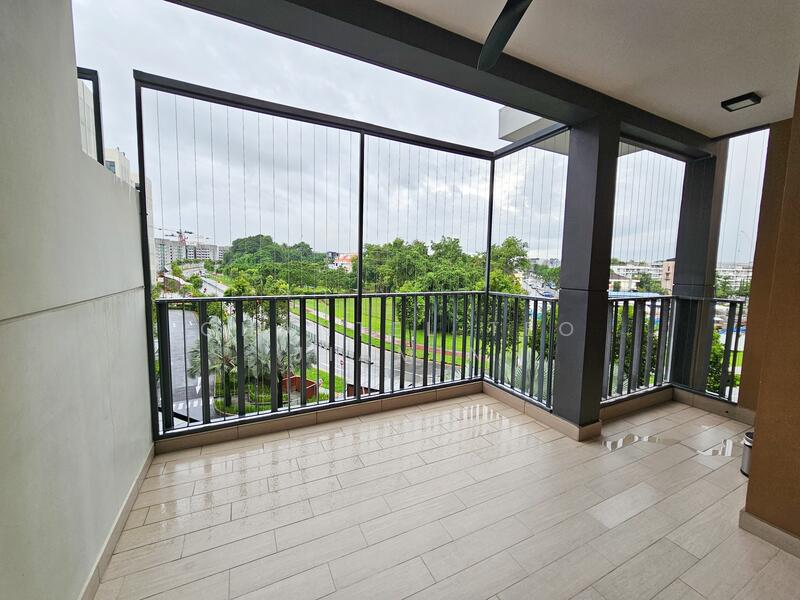 160 Canberra Drive photo 4