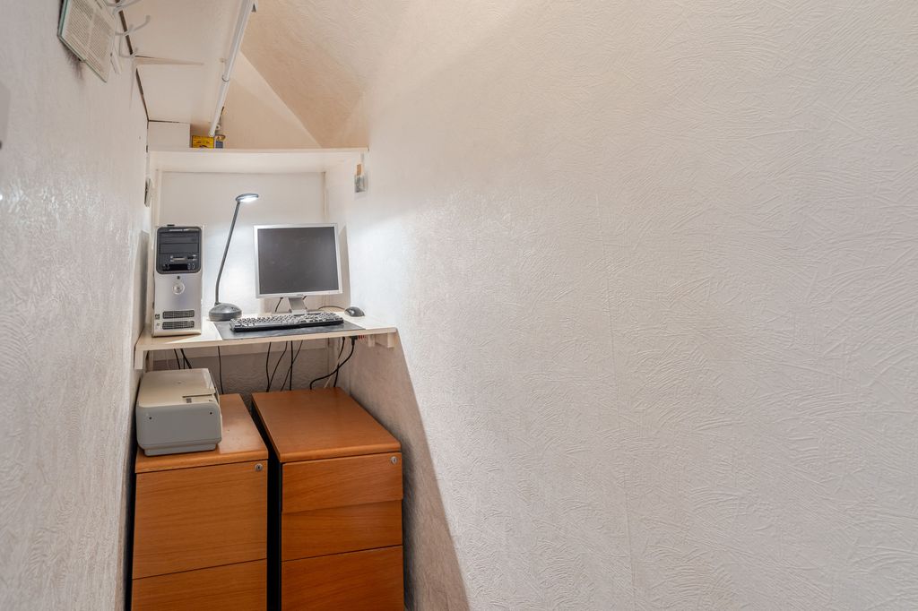 Additional image 14 of 2 bed flat for sale275A, North High Street, Musselburgh, East Lothian EH21