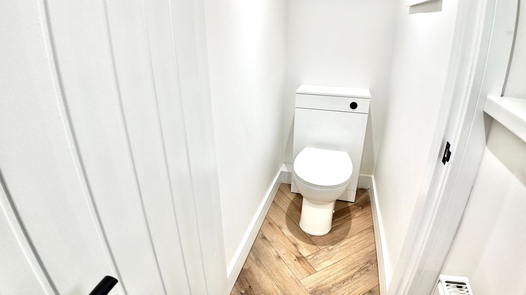 Additional image 9 of 3 bed semi-detached house to rentAlbertina Road, Newbridge NP11