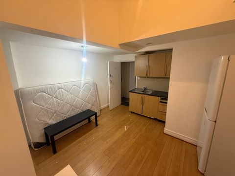 Barnabas Road E9, Studio to rent