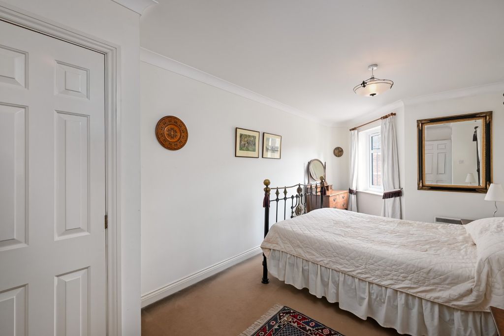 Additional image 7 of 1 bed flat for saleClifford House, Lady Anne Court, Skeldergate, York YO1