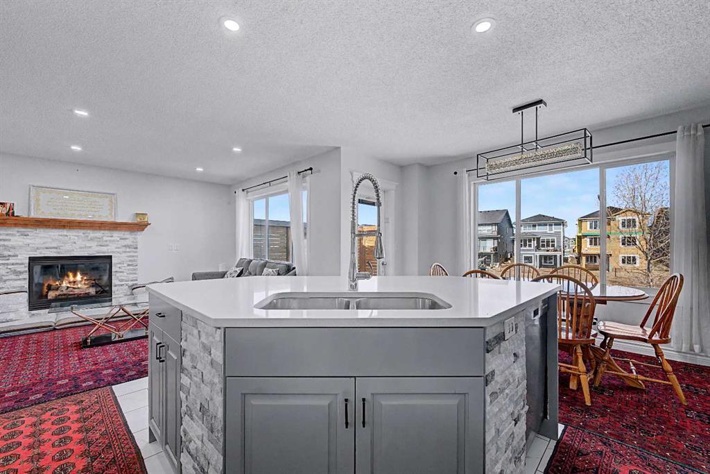 Additional image 3 of 644 Luxstone Landing SW, Airdrie, AB, T4B 3L2