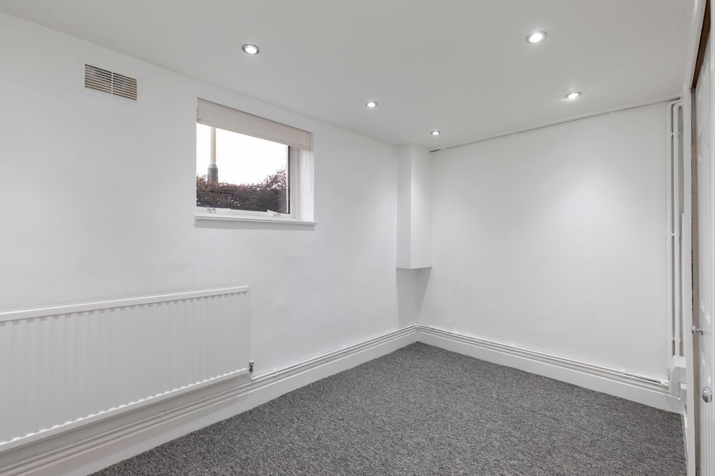 Additional image 5 of 1 bed flat to rentSt. Lukes Road, St Lukes, Cheltenham GL53