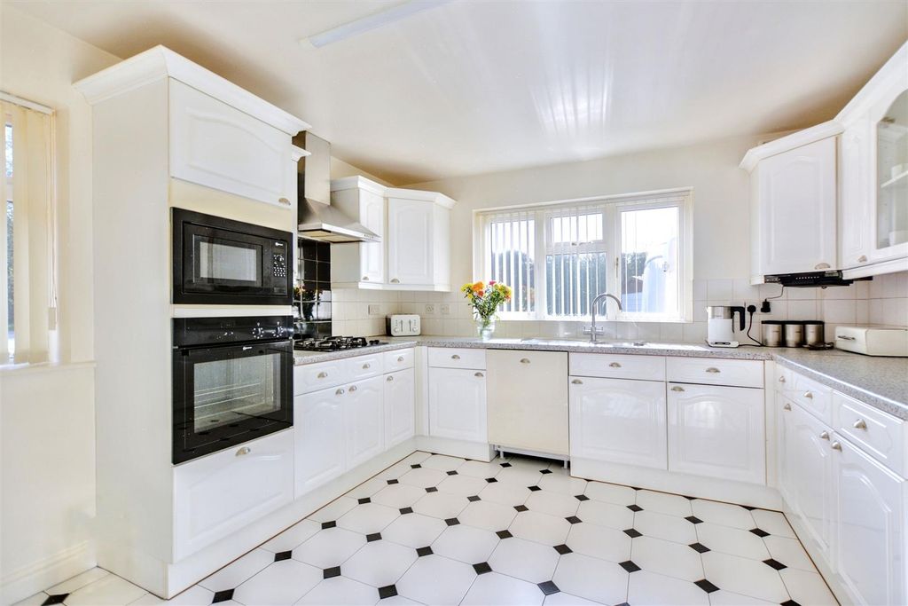 Additional image 16 of 3 bed detached house for saleBilborough Road, Nottingham NG8