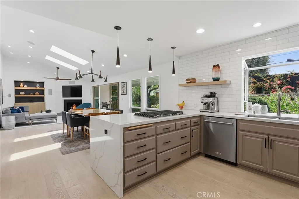 Additional image 15 of 5319 Penfield Avenue, Woodland Hills, CA 91364