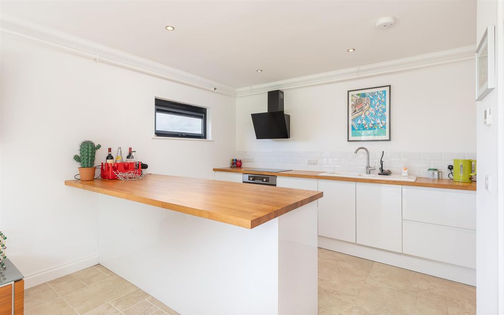 Additional image 7 of 2 bed chalet for saleCowes, Isle Of Wight PO31