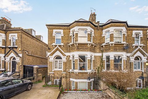 Boston Manor Road, Brentford TW8