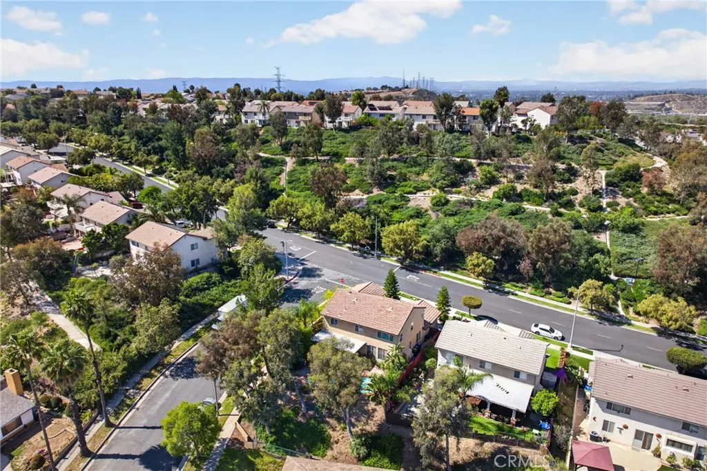 12312 Edgecliff Ave, Sylmar, CA 91342