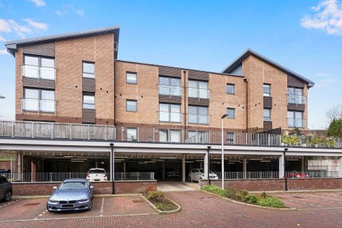 373/4 Lanark Road West, Currie, Edinburgh EH14
