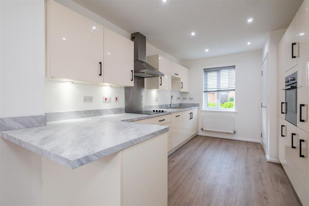 Additional image 16 of 3 bed semi-detached house to rentHerringbone Road, Worsley M28