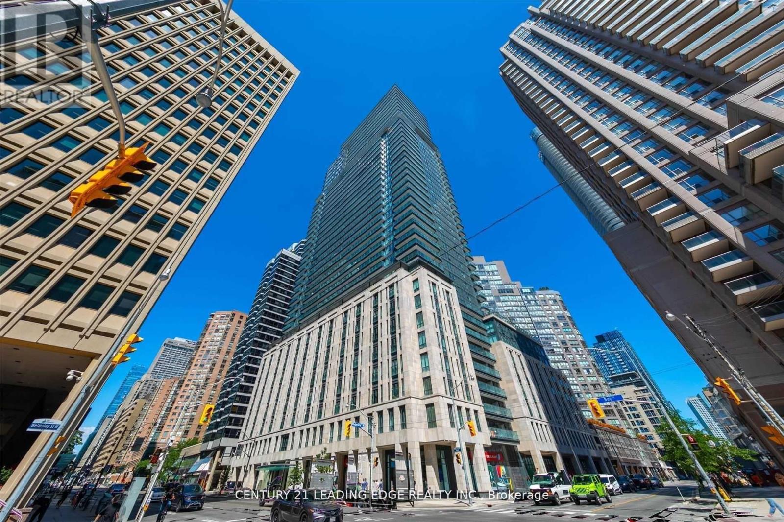 2209 - 955 BAY STREET