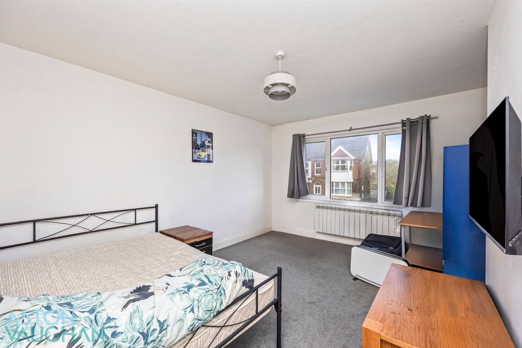 2 bed flat to rentCrowborough Hill, Crowborough TN6
