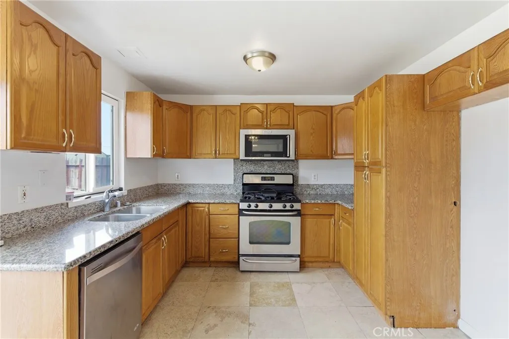 Additional image 34 of 2047 E 7th, Ontario, CA 91764