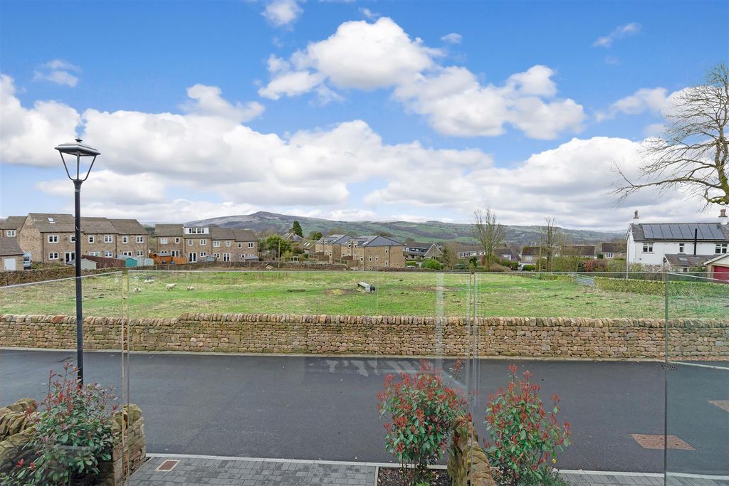 Additional image 13 of 4 bed semi-detached house for saleParsons Meadow, Addingham LS29
