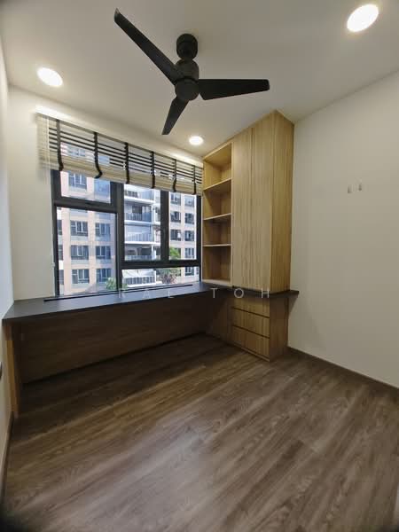 156 Canberra Drive photo 4