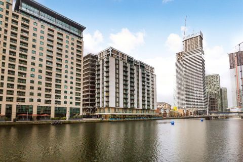 South Quay Square, Canary Wharf E14