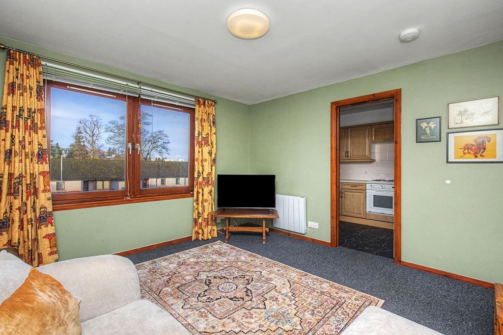 2 bed flat for saleFechney Park, Perth PH1 photo 4