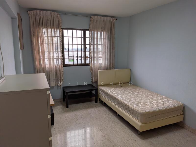 212 Jurong East Street 21