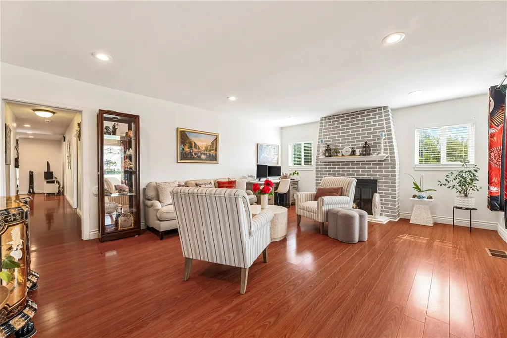 Additional image 4 of 2389 Mayfield Avenue, Montrose, CA 91020