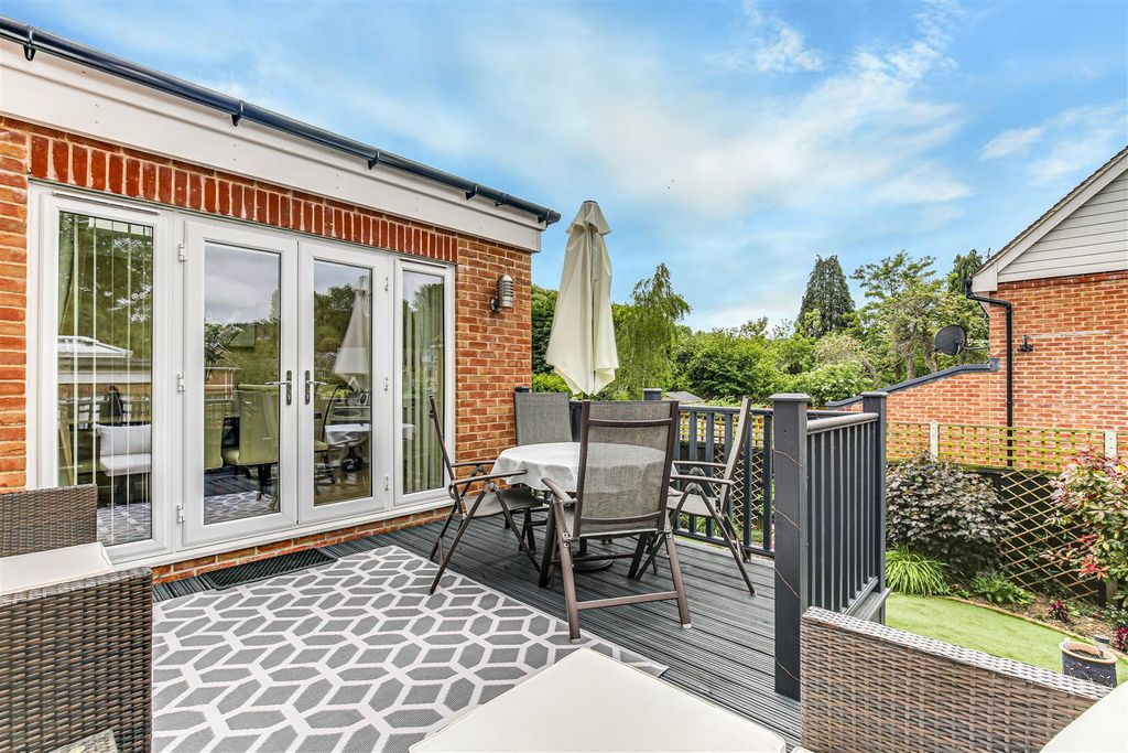 Additional image 10 of 4 bed semi-detached house for saleNorheads Lane, Biggin Hill TN16