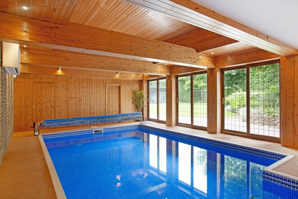 Additional image 2 of 5 bed detached house to rentHanyards Lane, Cuffley, Potters Bar EN6