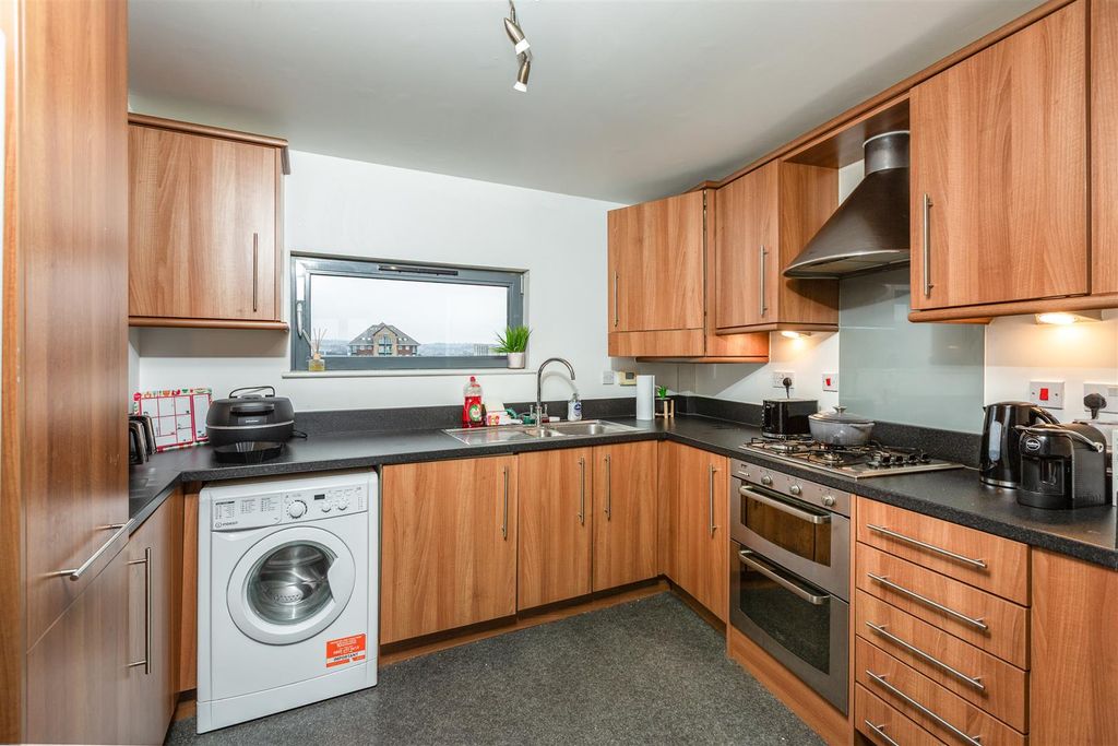 2 bed flat for saleSt Stephens Court, Maritime Quarter, Swansea SA1 photo 3