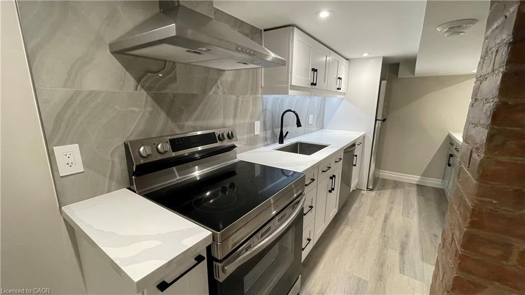 4-123 Robinson Street, Hamilton, ON, L8P 1Z3