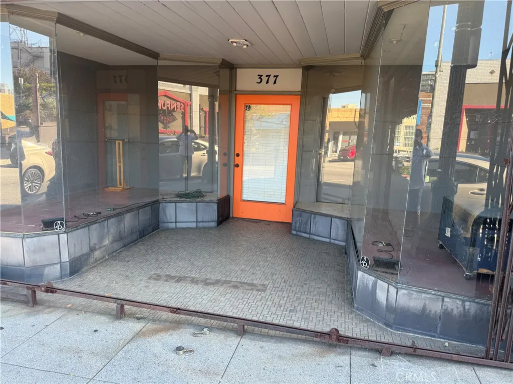 377 W 6th St, San Pedro, CA 90731