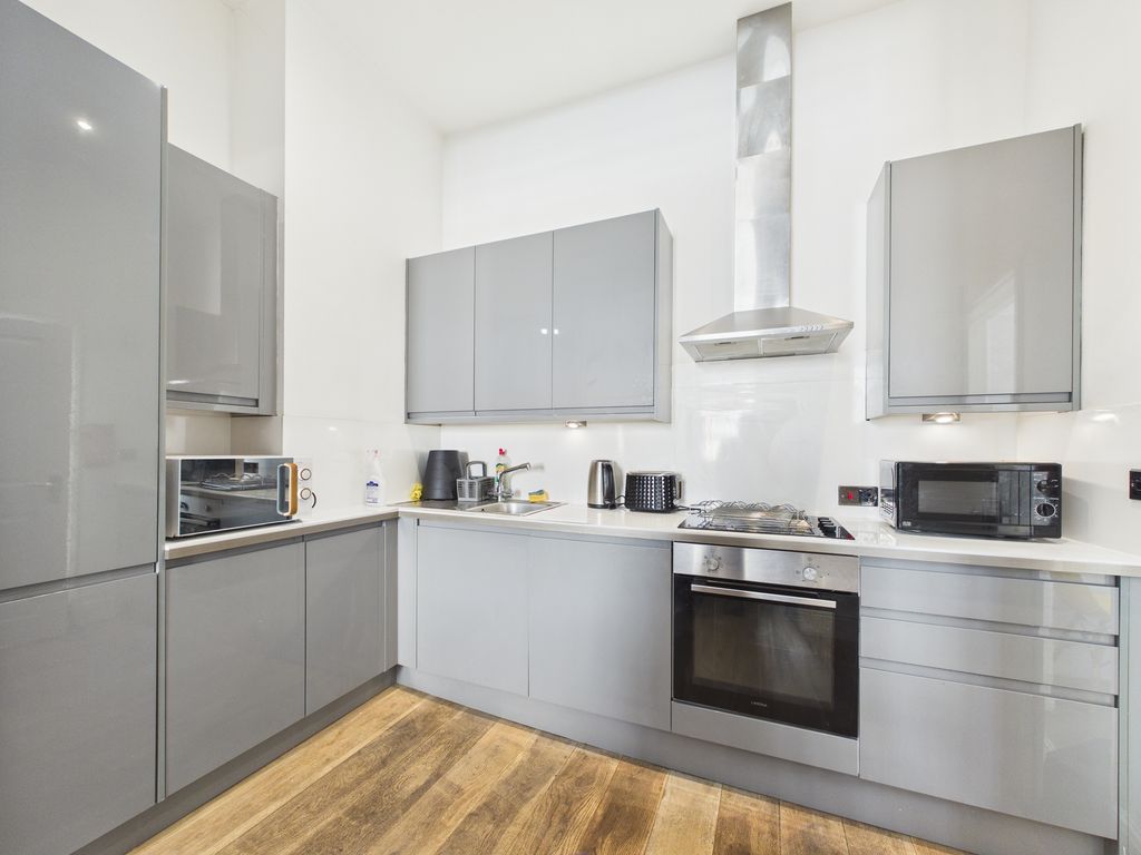 5 bed shared accommodation to rentWestern Road, Hove BN3 photo 2