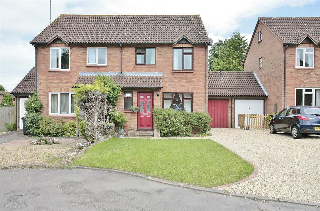 4 bed semi-detached house to rentBrowns Close, Oxford OX2