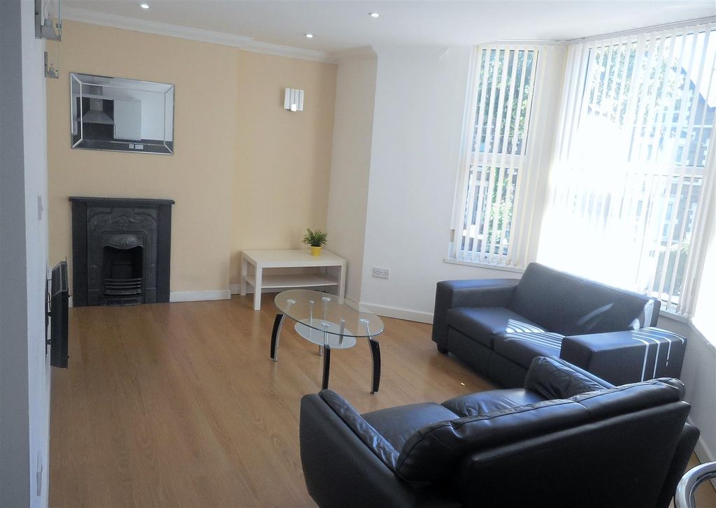 2 bed flat to rentRichmond Road, Cardiff CF24