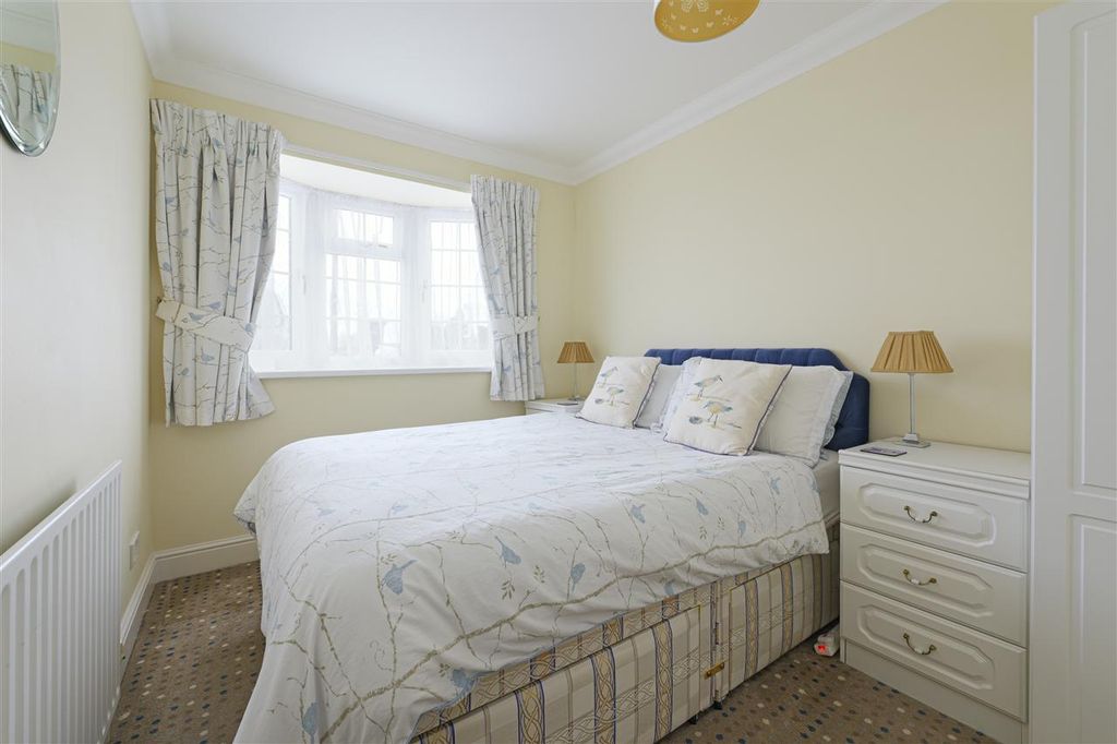 Additional image 16 of 5 bed detached house for saleLower Rainham Road, Rainham ME8
