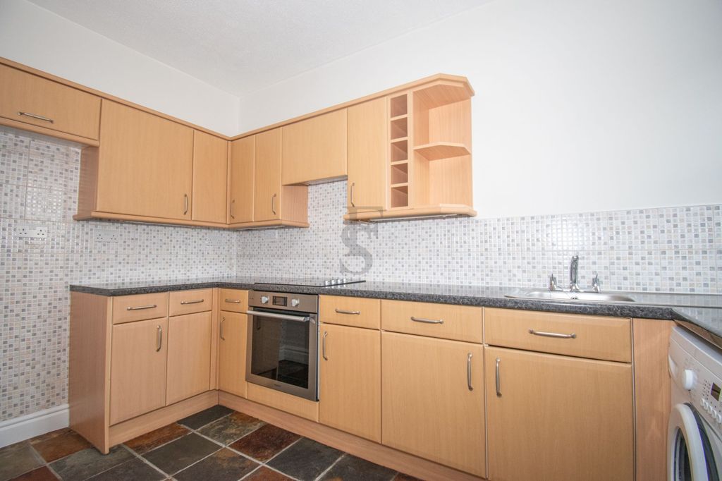 Additional image 3 of 1 bed flat for saleAlexandra Road, Stoneygate LE2
