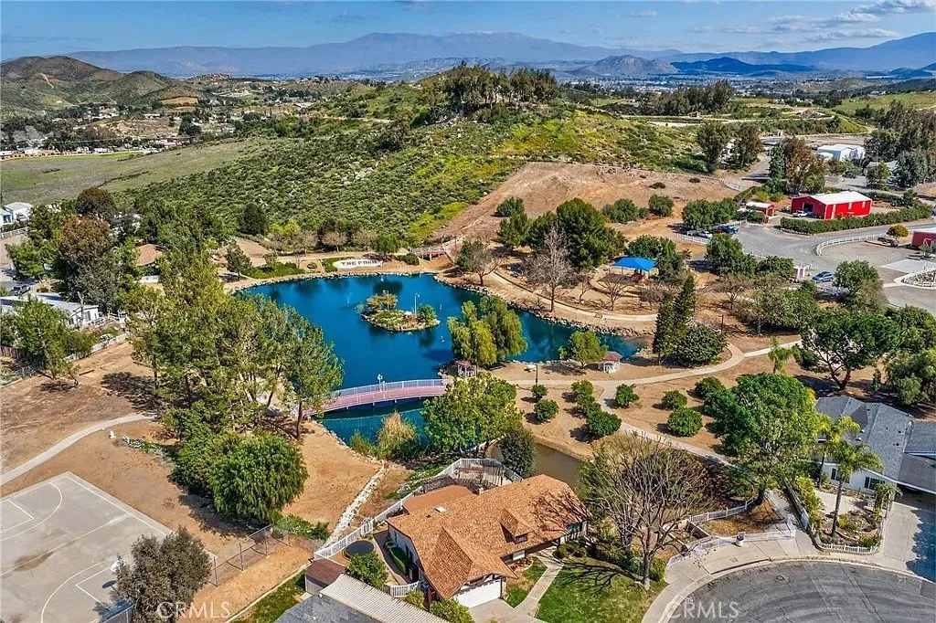 33910 Windmill Rd, Wildomar, CA 92595