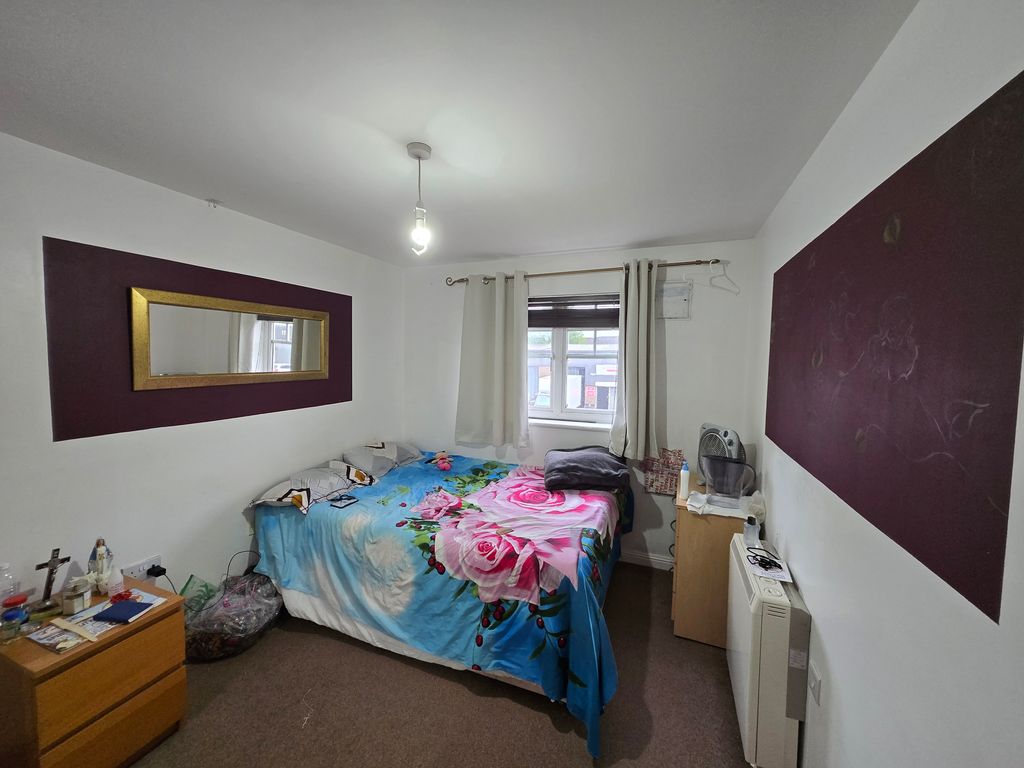 Additional image 2 of 2 bed flat for salePerkin Close, Hounslow TW3