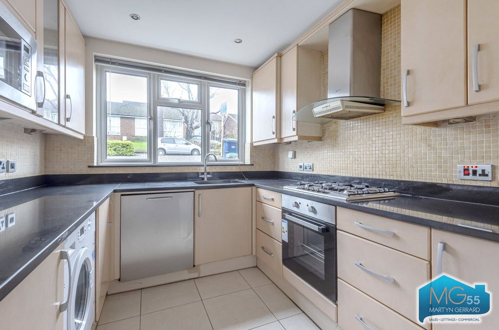 Additional image 2 of 5 bed semi-detached house to rentEversleigh Road, New Barnet, London EN5