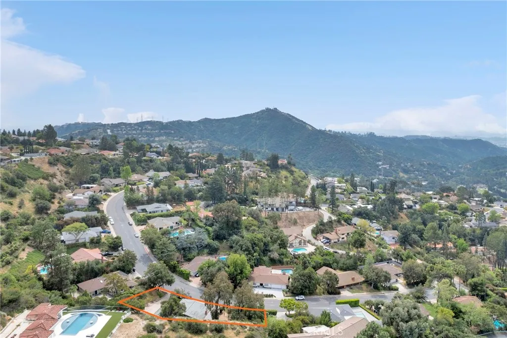 Additional image 118 of 3737 San Augustine Dr, Glendale, CA 91206