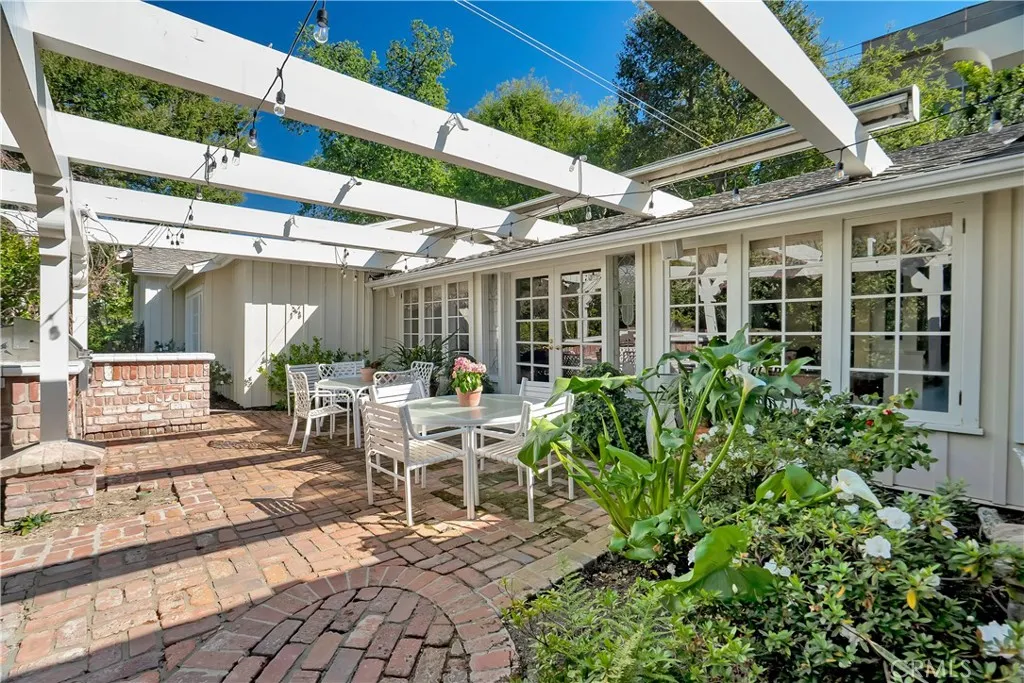 Additional image 61 of 17420 Rancho St, Encino, CA 91316