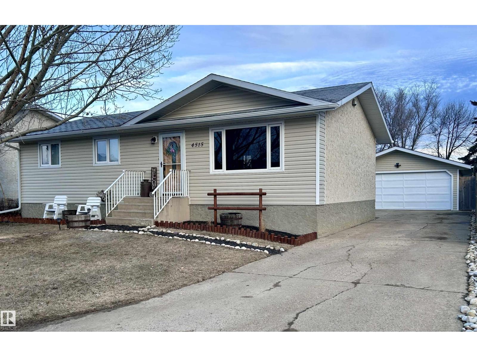 4515 54 Ave