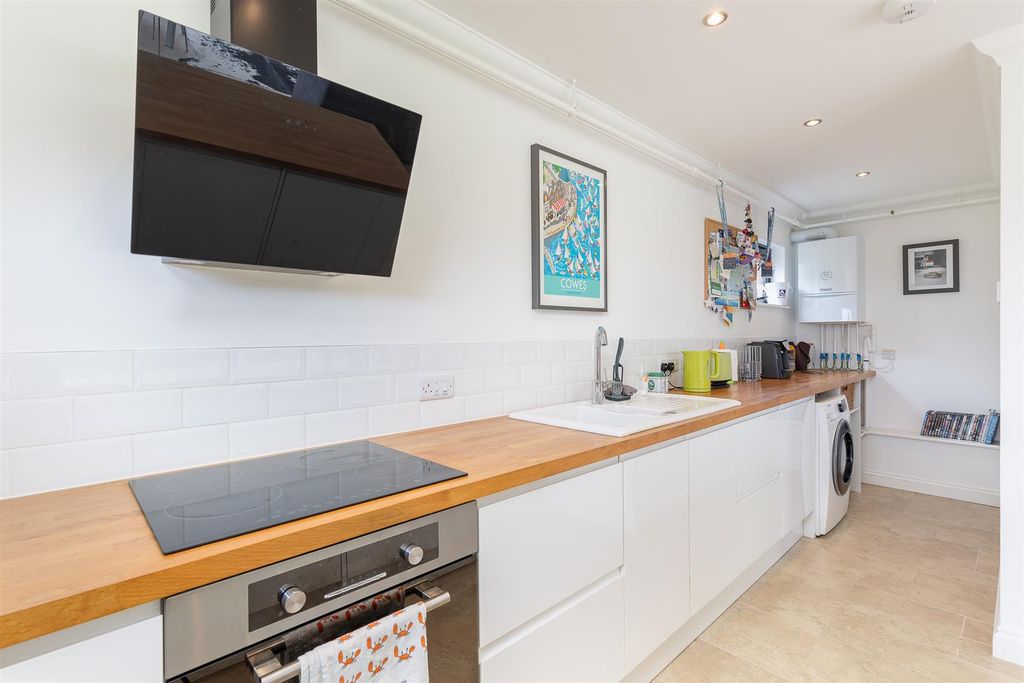 Additional image 8 of 2 bed chalet for saleCowes, Isle Of Wight PO31