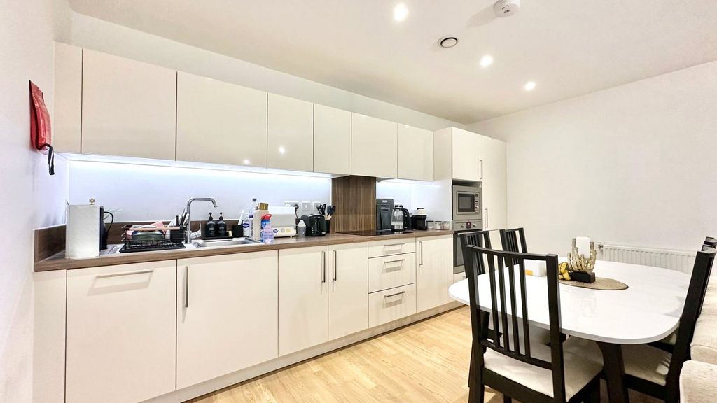 Additional image 5 of 2 bed flat for saleKingfisher Heights, 2 Bramwell Way, London E16