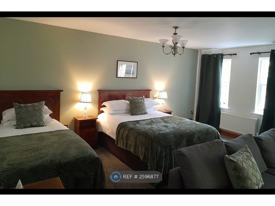 Room to rentBulkeley Square, Llangefni LL77 photo 5