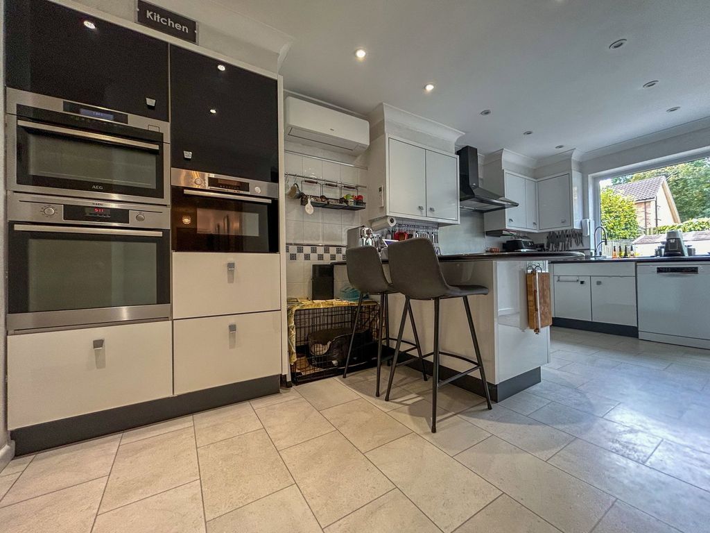 Additional image 13 of 6 bed detached house for saleLongwater, Orton Longueville, Peterborough PE2