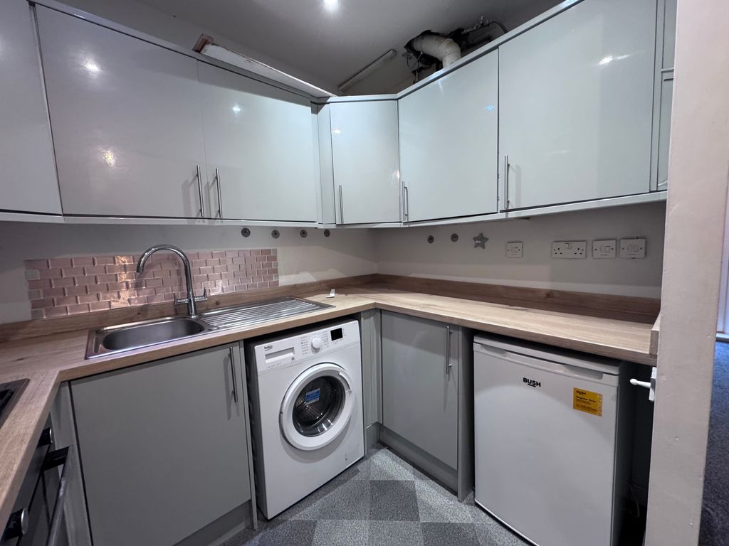 2 bed shared accommodation to rentBent House Lane, Durham DH1 photo 3