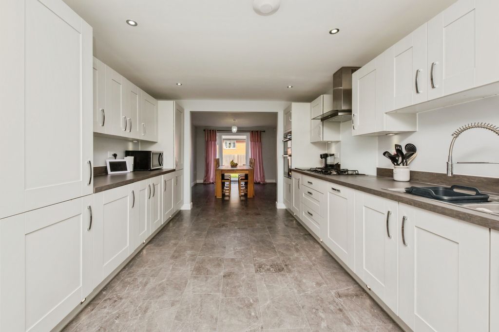 Additional image 7 of 4 bed detached house for saleBlack Croft Close, Shavington, Crewe CW2