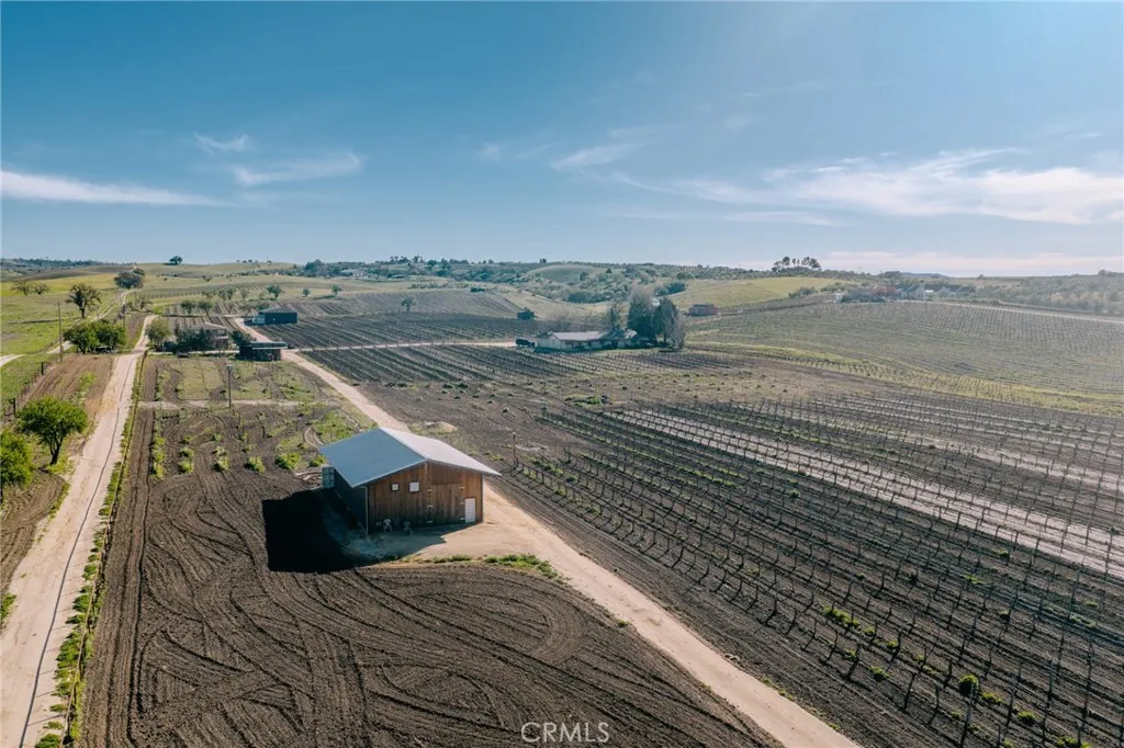 5575 El Pomar Dr, Templeton, CA 93465