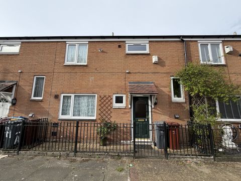 Edbrook Walk, Manchester M13