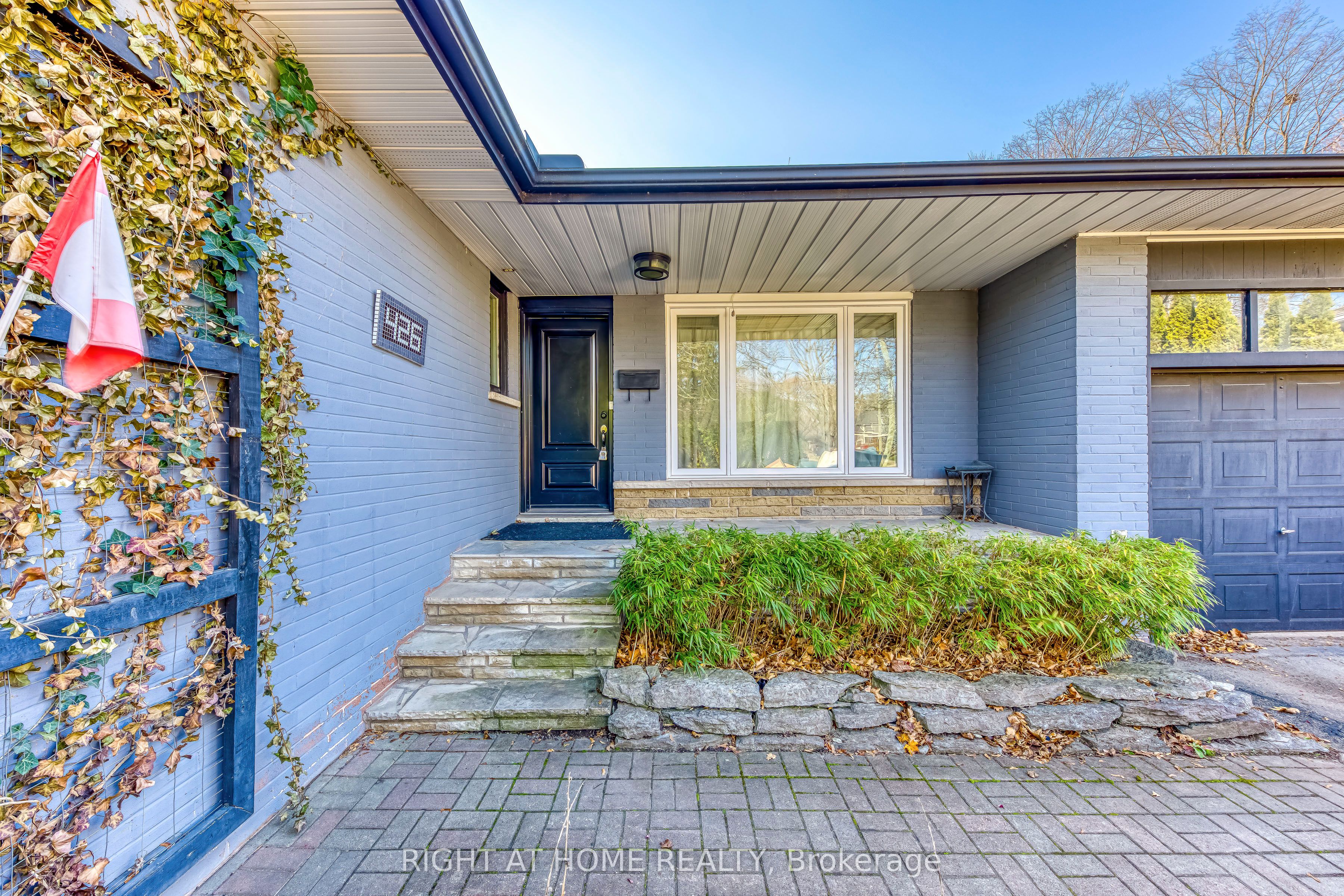 Additional image 2 of Upper-Upper 426 Lees Lane, Oakville, ON, L6L 4S7