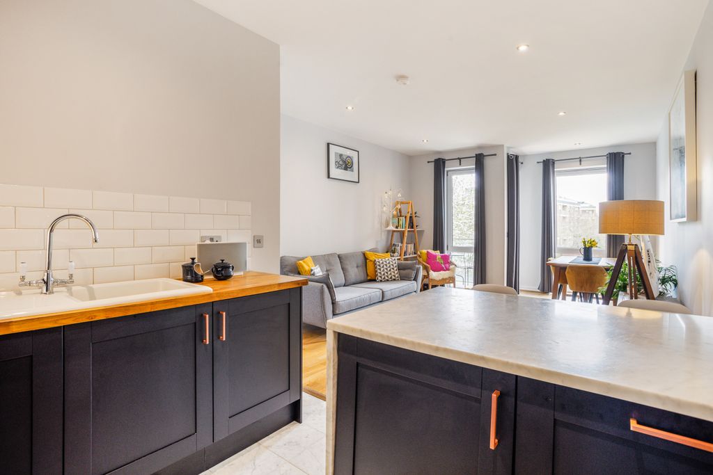 Additional image 11 of 1 bed flat for sale40 Melliss Avenue, Richmond TW9